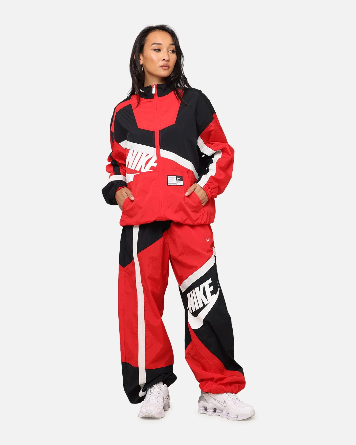 Nike Women's Oversized Street Woven Jacket University Red/Black/Sail